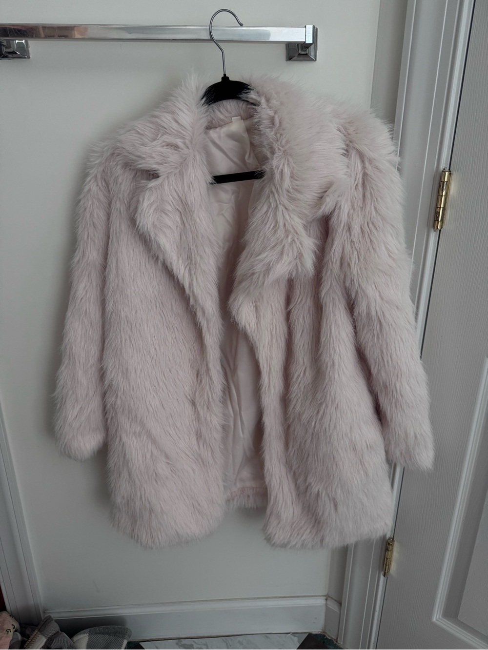 SHEIN Light Blush Faux Fur Teddy Jacket